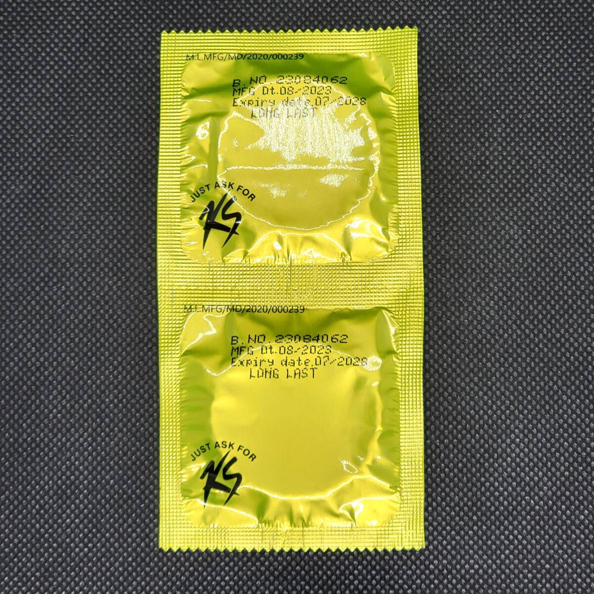 【匿名配送】【送料無料】 早漏防止コンドーム 使い比べ KamaSutra + EXS 2種(各4個) 合計8個 スキン 避妊具の画像3