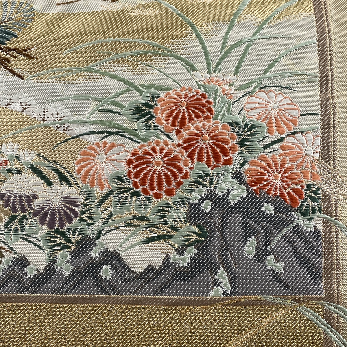 袋帯 美品 秀品 花器 松 金銀糸 箔 薄茶色 お太鼓柄 正絹 【中古】_バイセル 14117_2