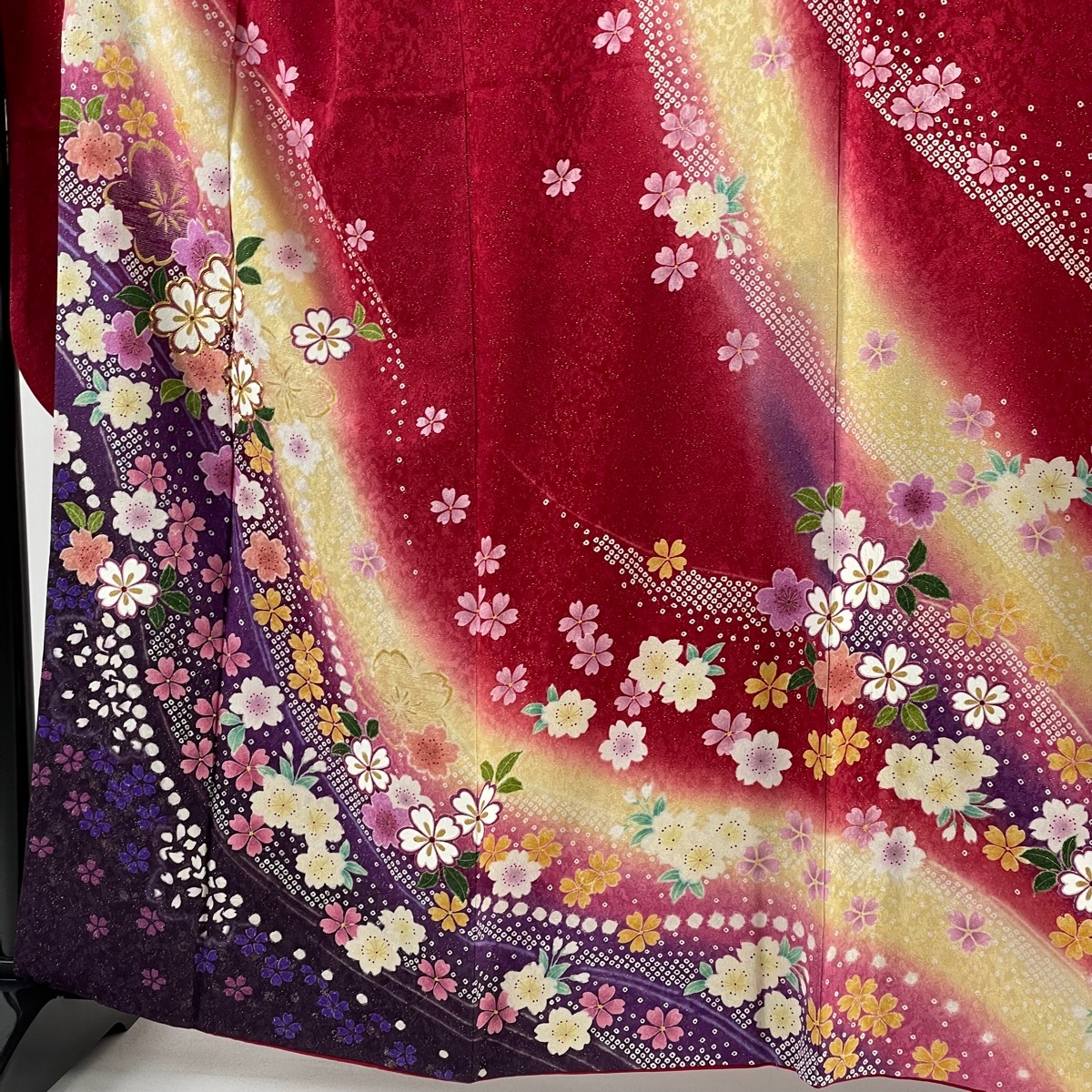  long-sleeved kimono length 162cm sleeve length 66.5cm M. Sakura gold through . gold thread red silk excellent article [ used ]