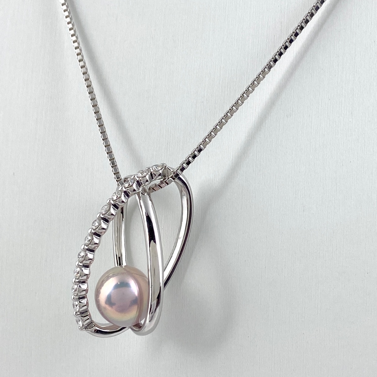 新入荷 タサキ 33637円 TASAKI ホワイト WG デザインネックレス パール ネックレス、ペンダント、チョーカー