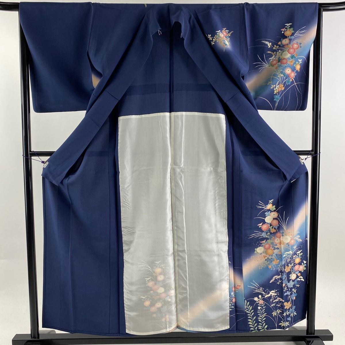 付下げ 身丈158cm 裄丈65.5cm M 単衣 草花 菊 金銀彩 ぼかし 藍色 正絹 秀品 【中古】_バイセル 14089_3