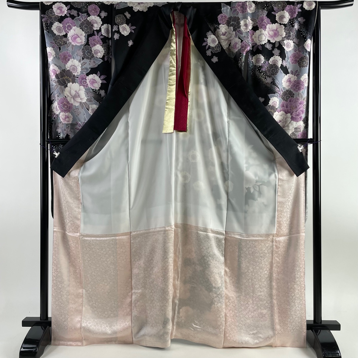  long-sleeved kimono length 169.5cm sleeve length 67cm M... Sakura silver through . embroidery black silk beautiful goods excellent article [ used ]