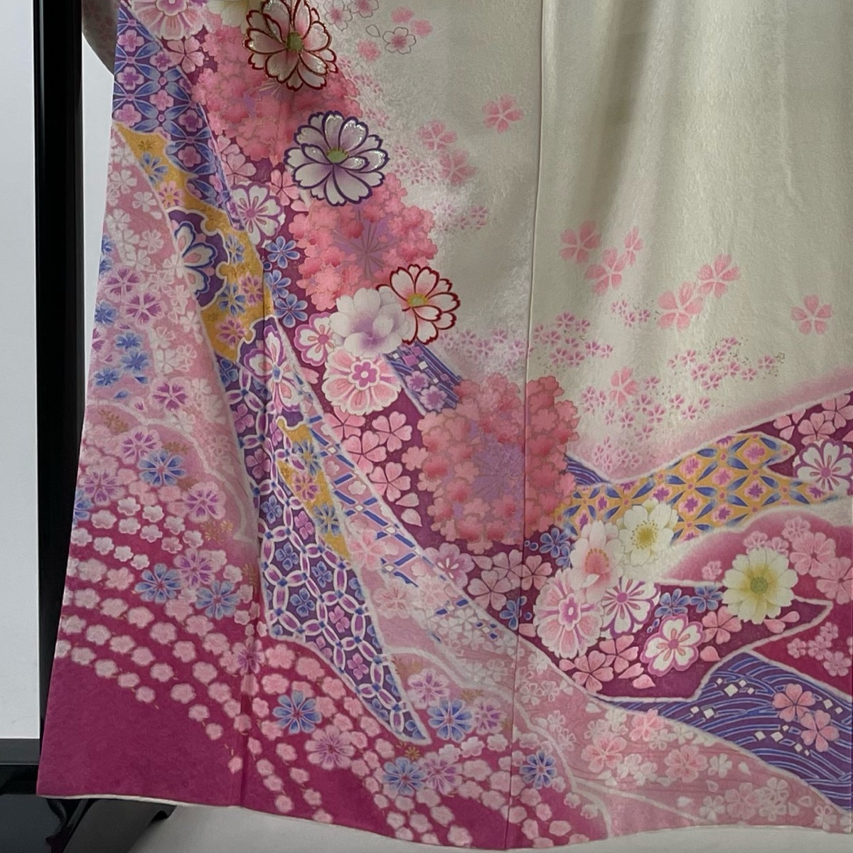 振袖 身丈161cm 裄丈66cm M 袷 花 雪輪 箔 銀通し クリーム 正絹 美品 名品 【中古】_バイセル 14087_2