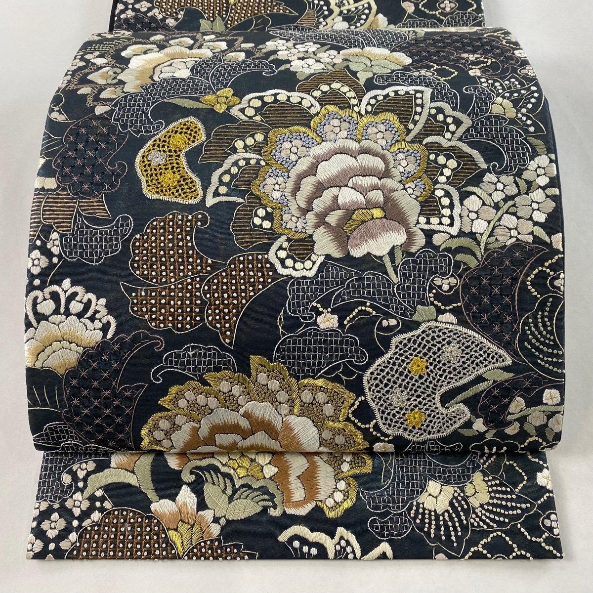 袋帯 美品 逸品 花唐草 刺繍 金銀糸 青灰色 六通 正絹 【中古】_バイセル 14117_1