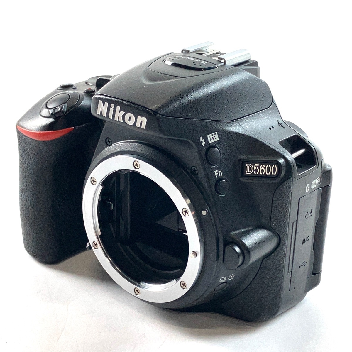 ニコン Nikon D5600 ボディ ブラック デジタル 一眼レフカメラ 【中古】の画像2