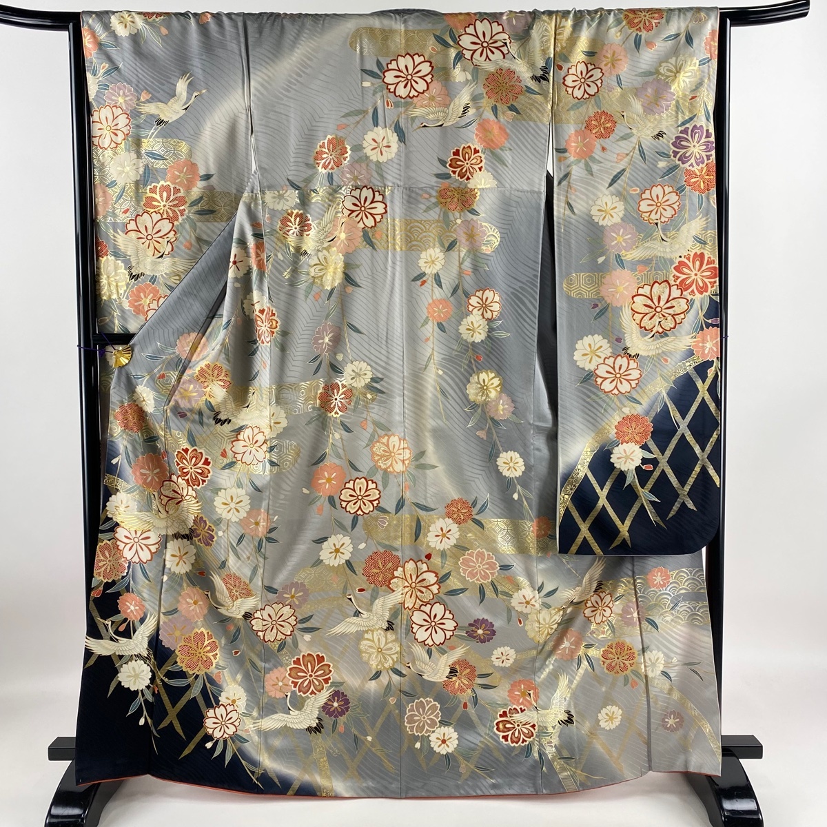  long-sleeved kimono length 166cm sleeve length 66cm M. crane Sakura gold silver . gold thread grey silk preeminence goods [ used ]