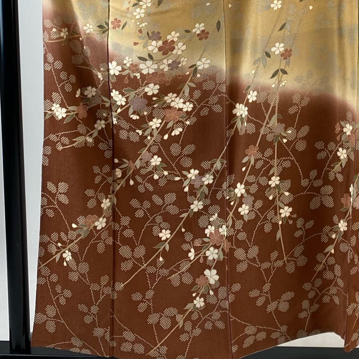 訪問着 身丈155cm 裄丈63cm S 袷 枝花 金彩 染分け 薄茶色 正絹 優品 【中古】_バイセル 14088_2