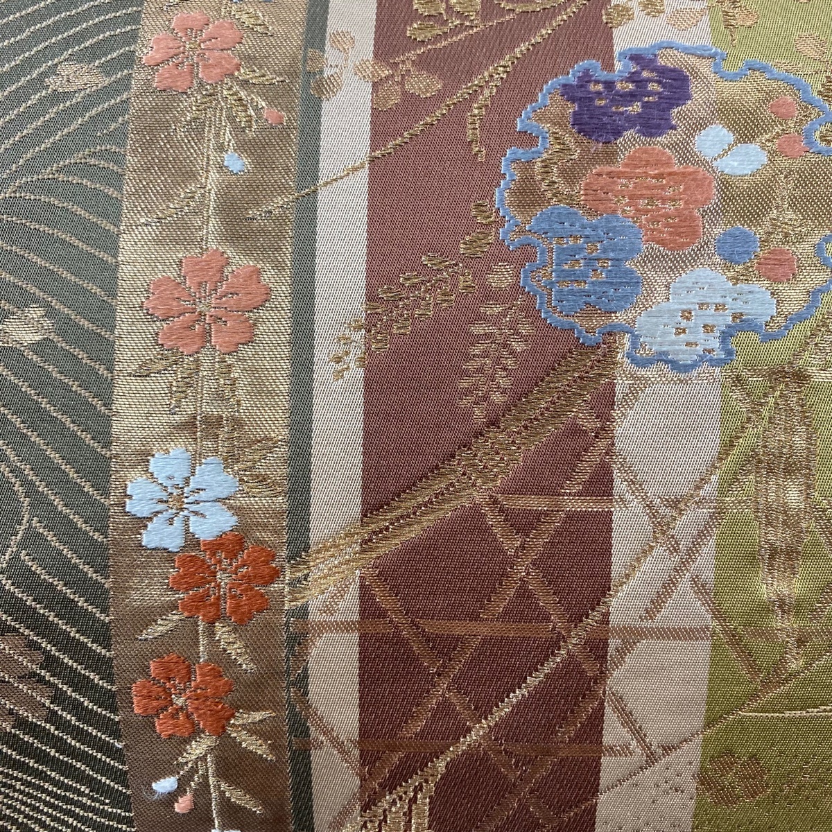 袋帯 優品 花鳥 籬 刺繍 箔 よもぎ色 六通 正絹 【中古】_バイセル 14117_2