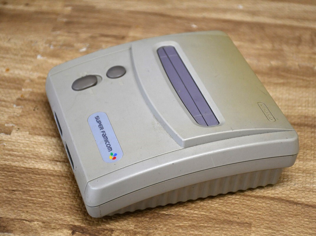 NY4-180【ジャンク品】Nintendo スーパーファミコンジュニア SHVC-101 任天堂 ゲーム機 ファミコン 動作未確認 中古品 保管品の画像8
