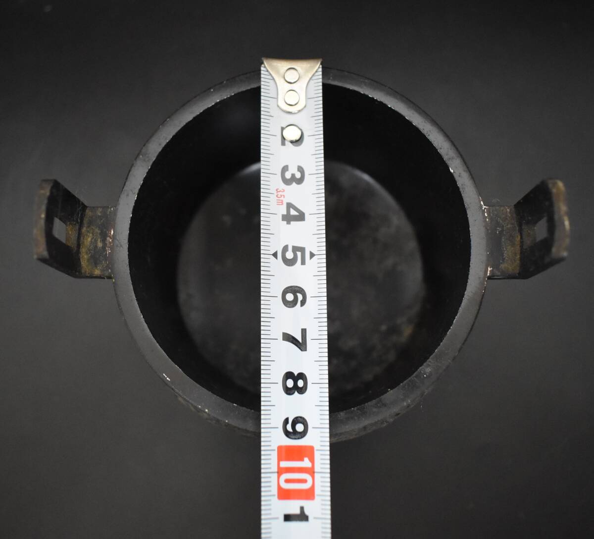 F4-13 高岡銅器 瑞正 香炉 在銘 銅製 丸型地紋 獅子 三足香炉 時代物 レトロ 美術品 保管品の画像10