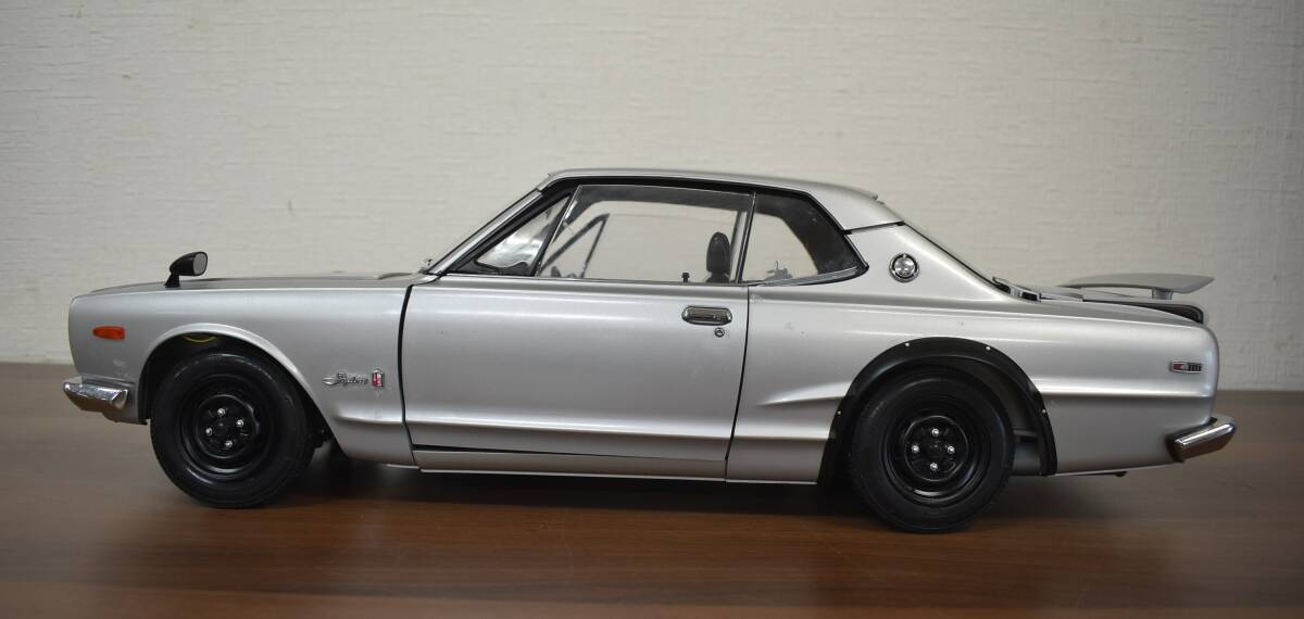 W4-48 【ジャンク品】 Nissan 日産 Skyline スカイライン 2000 GT-R シルバー 5SPEEDエンブレム 自動車 模型 現状品の画像5