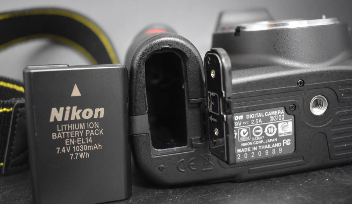 W4-115 【動作品】 Nikon D3100 ニコン ボディ デジタルカメラ 一眼レフ / DX VR AF-S 18-55mm 1:3.5-5.6 レンズ 説明書・充電器付 現状品の画像6