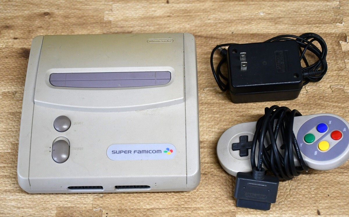 NY4-180【ジャンク品】Nintendo スーパーファミコンジュニア SHVC-101 任天堂 ゲーム機 ファミコン 動作未確認 中古品 保管品の画像1