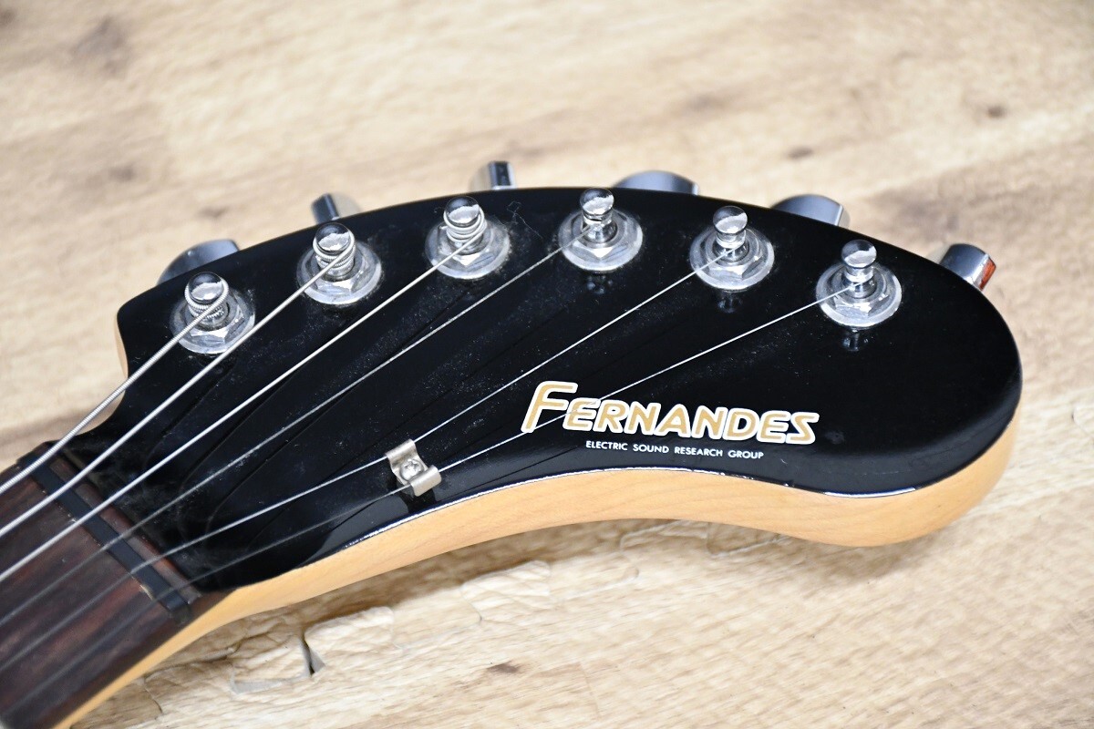 NY4-216【ジャンク品】FERNANDES エレキギター ZO-3 フェルナンデス ギター 弦楽器 ソフトケース付き 中古品 保管品の画像2
