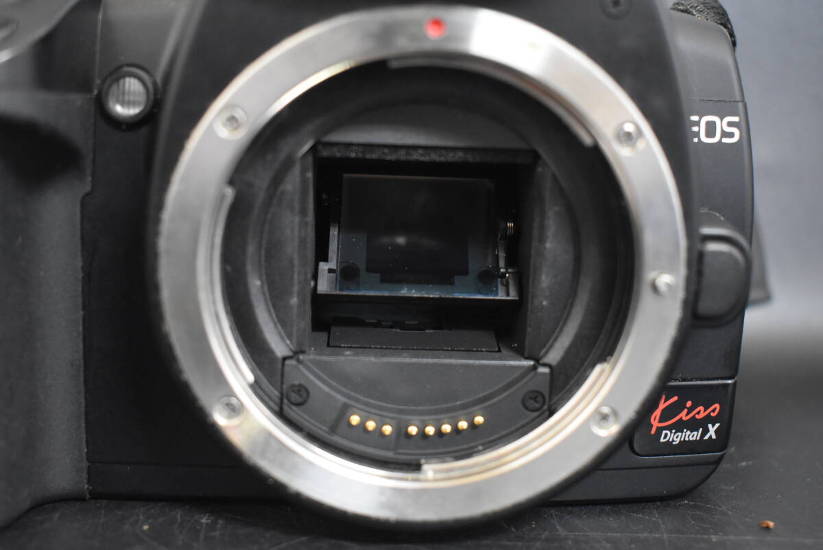 F4-25 Canon キャノン デジタル一眼レフカメラ EOS Kiss Digital X ブラック 動作未確認 本体 カメラケース付き 中古品 保管品の画像3