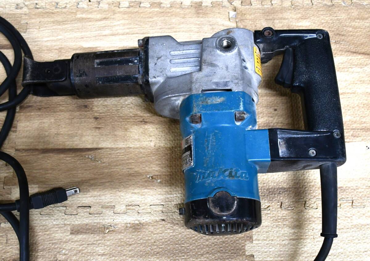 OY4-67【現状品】Makita マキタ 35mm電動ハンマードリル・HR3520 専用ブリキ箱付き｜電動工具・ハンマドリル・DIY｜通電確認済み_画像2