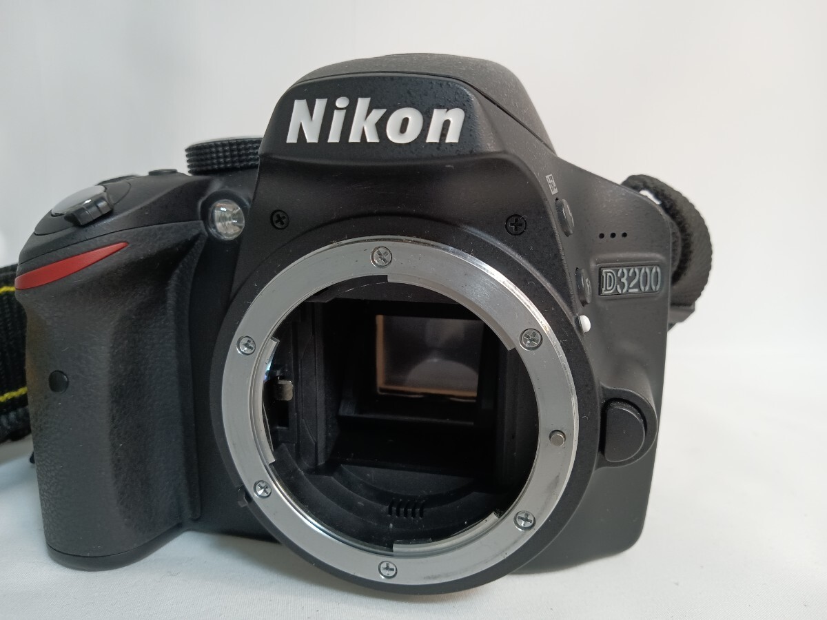 Nikon ニコン D3200 ＋ AF-S DX-NIKKOR 18-200㎜1:3.5-5.6G ED + 55-200mm f/4-5.6G ED T6の画像2