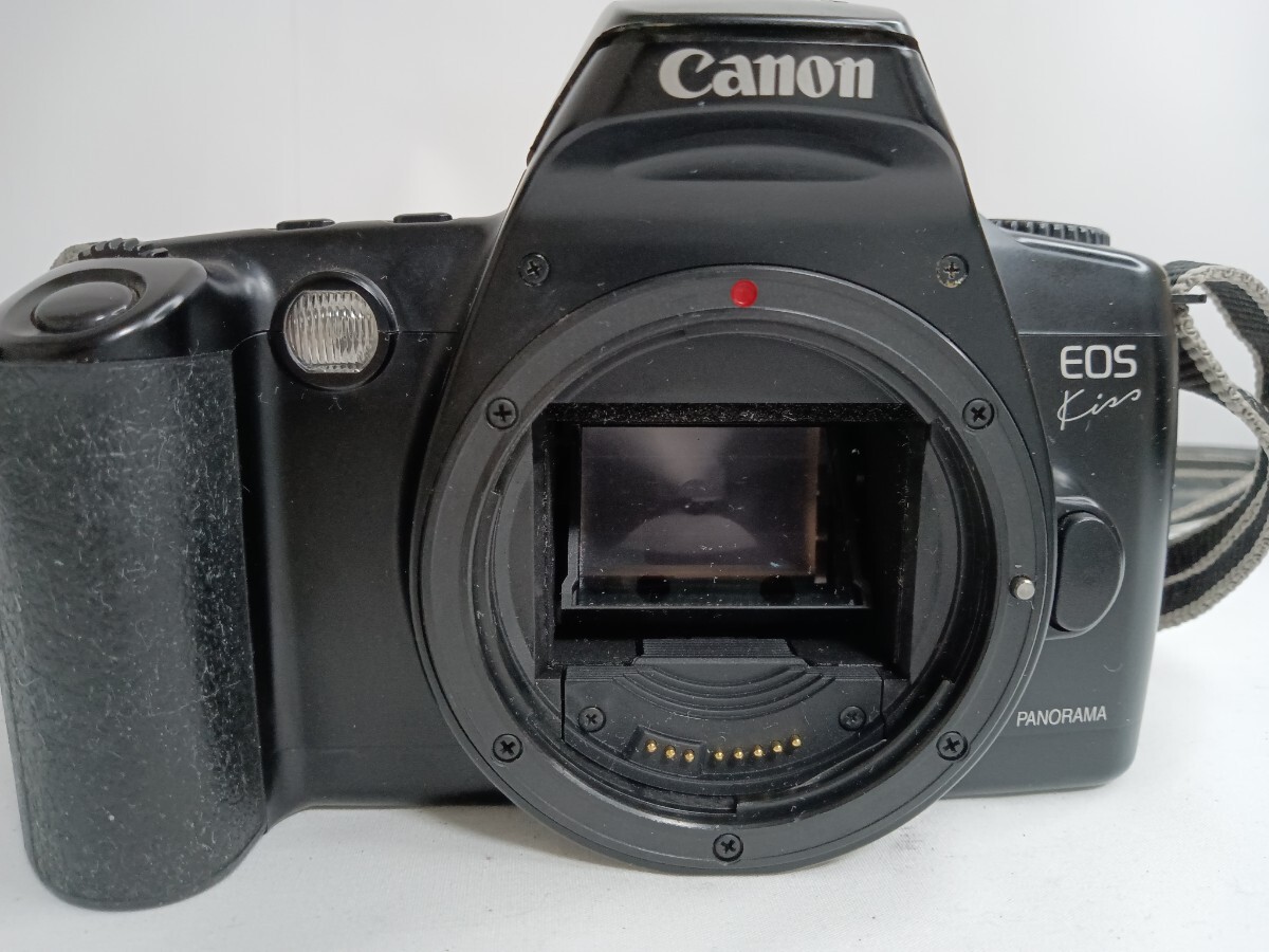 Canon キャノン EOS Kiss フィルムカメラ + CANON ZOOM LENS EF 80mm f5.6 IV + EF 50mm F/1.8 II  T23の画像2