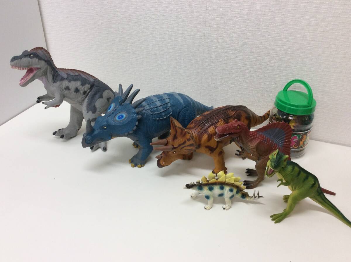 S1247 おまとめ 大量 恐竜 フィギュア ディノボトル/FAVORITE COLLECTION t.rex/トリケラトプス 他 インテリア おもちゃ 動作未確認の画像1