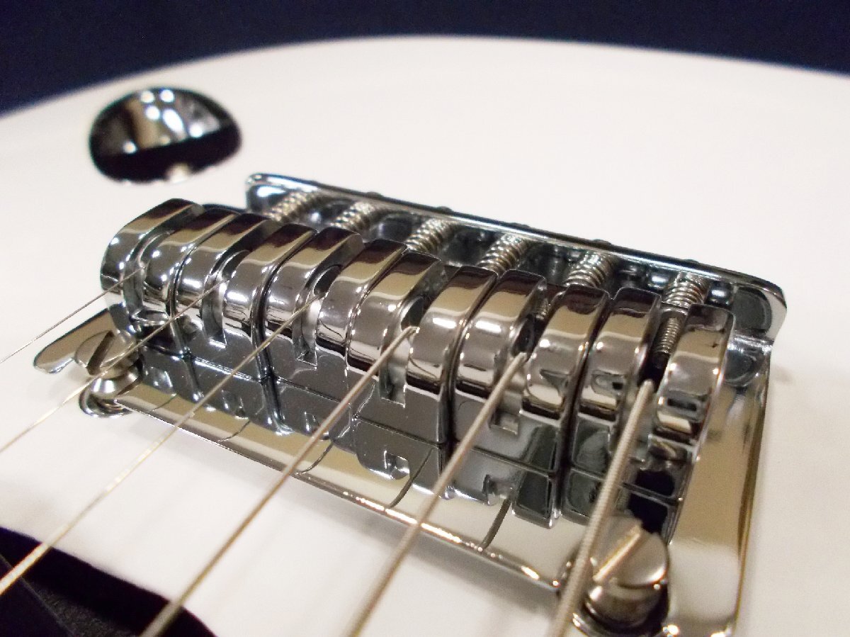 アウトレット特価 Fender Aerodyne Special Stratocaster Rosewood Fingerboard Bright White フェンダー エアロダインスペシャル_画像5