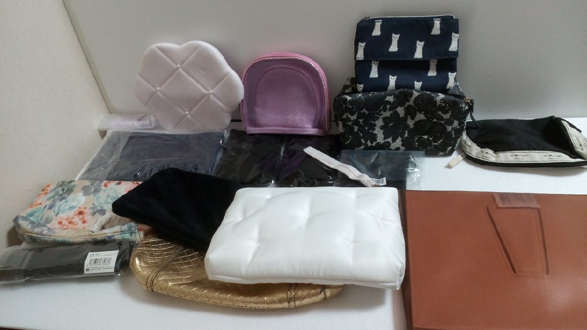  cosme { large amount set }{ unopened goods equipped } Kate Spade Joe ma loan another 15 point pouch multi case another 3J2A [80]