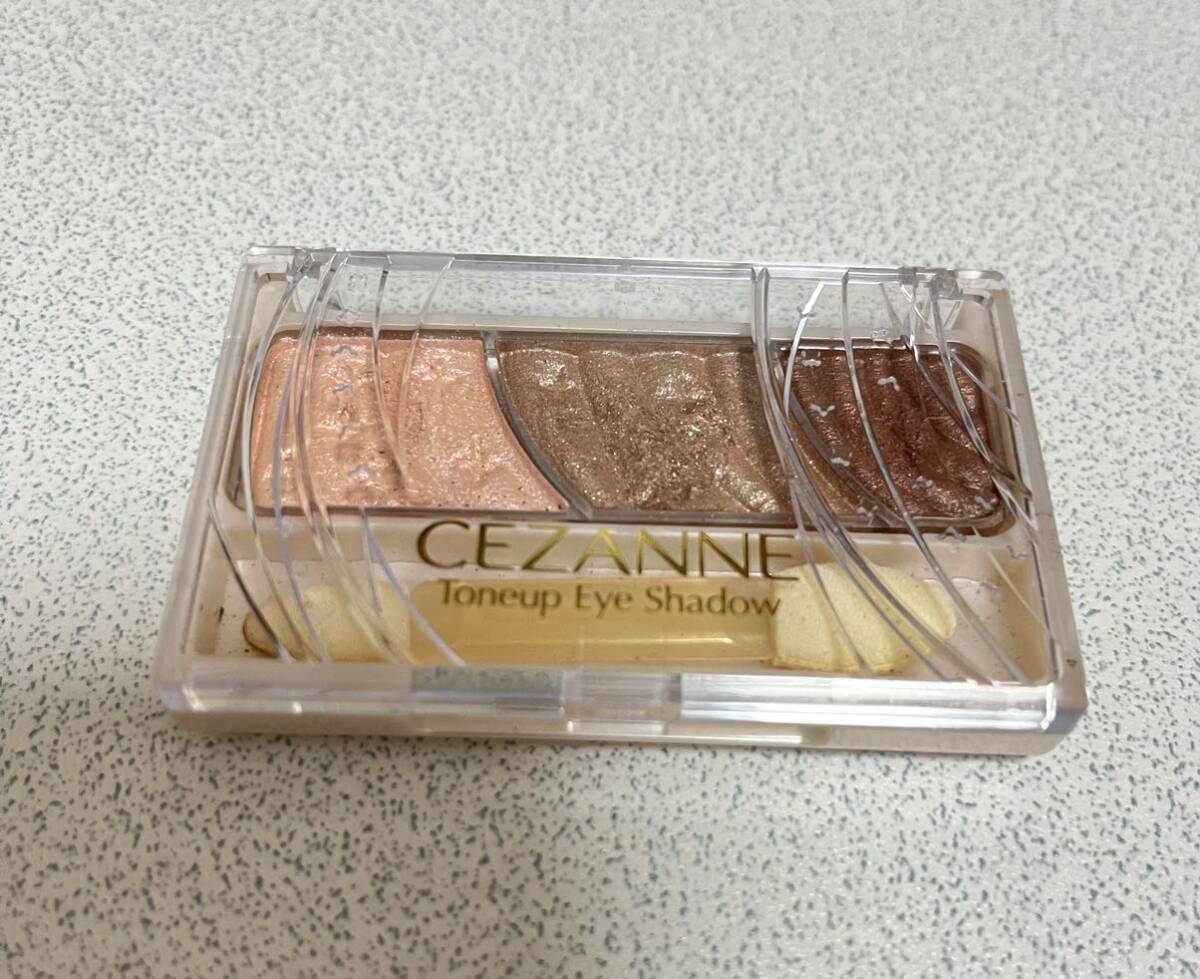 se The nn eyeshadow cosme 