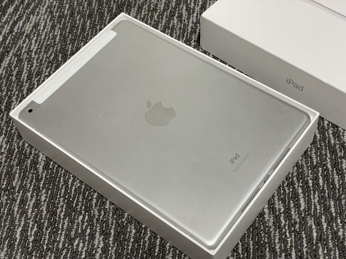 Apple iPad 8世代 2020 Cellular 32GB シルバー MYMJ2J/A A2429 アイパッド セルラー SIMフリーの画像1