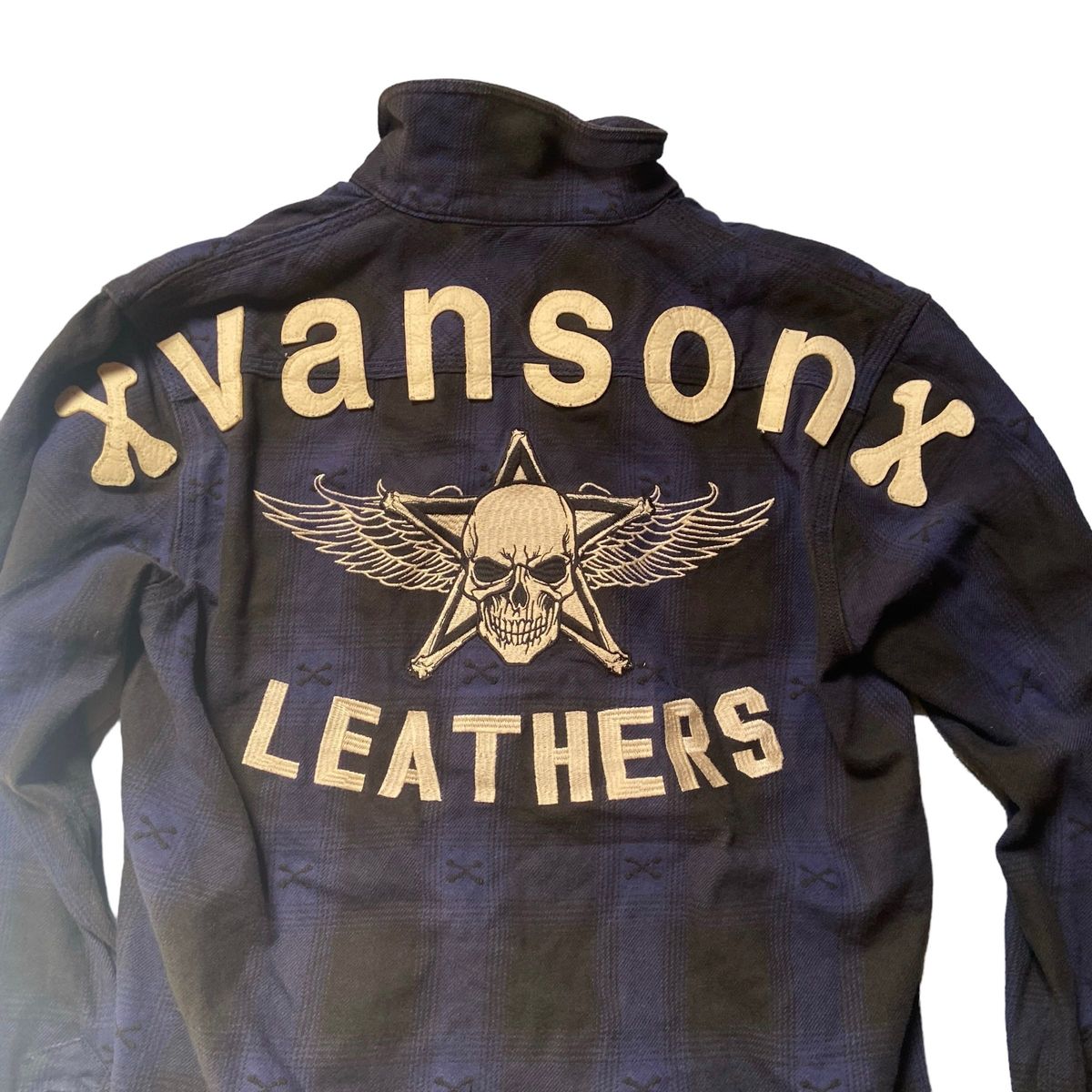 ★ ＶＡＮＳＯＮ ★ バンソン　バックプリント ジップアップ ＬＥＡＴＨＥＲＳ スカル　刺繍　ワッペン