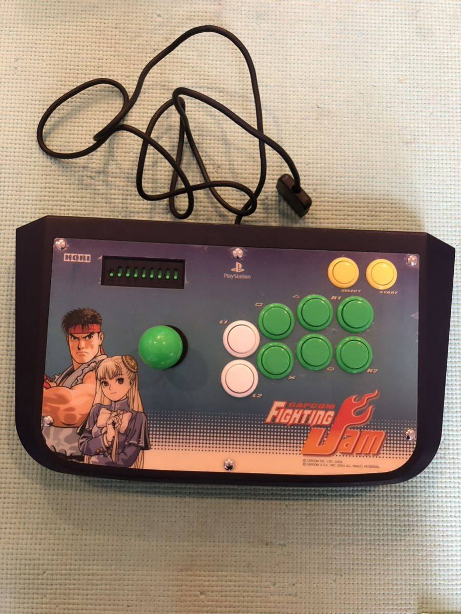 3.29 HORI CAPCOM FIGHTING JAM STICK C CAPCOM CO., LTD. 2004. CAPCOM U.S.A., INC. 2004 ALL RIGHTS RESERVED. アーケードスティックの画像1