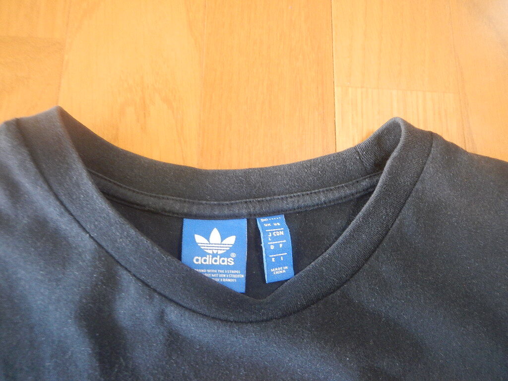 アディダス　Tシャツ　Mサイズ　ブラック×柄　Adidas_画像5