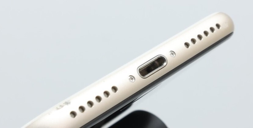 Apple iPhoneSE 128GB (第3世代) Starlight A2782 MMYG3J/A バッテリ95% SIMフリー アクティベーションロック：解除済 1円から！_画像3