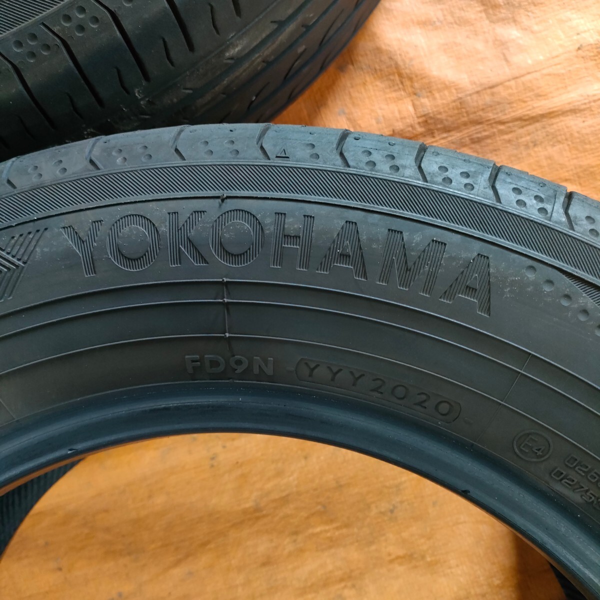 【G0424】YOKOHAMA BluEarth RV-02 195/65R15 ノーマルタイヤ4本セットの画像3