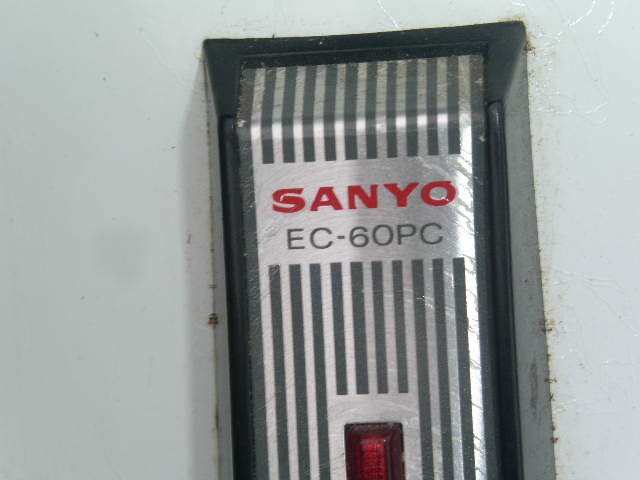 ★レトロ★ 　サンヨー　SANYO　電気　炊飯器　通電確認　炊飯機　型番　EC-60PC　三洋電機　（ビンテージ・アンティーク・インテリア）_画像8