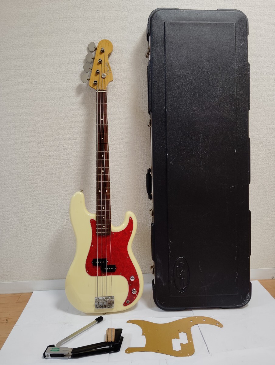 フェンダー Fender PRECISION BASS エレキベース全長約:117cm重さ約:kgハードケース付き ジャンク品 現状販売の画像1