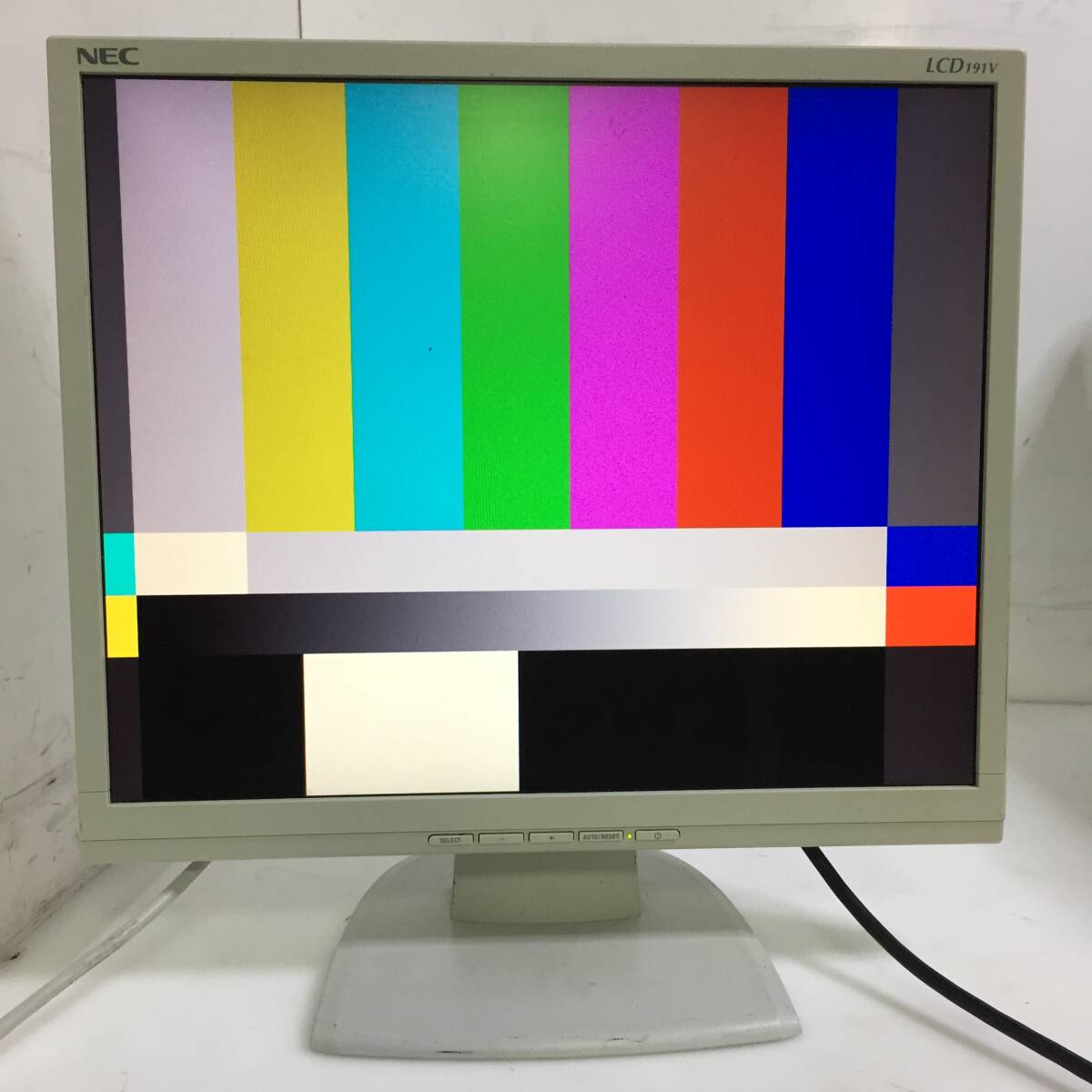 ★NEC LCD191V 19インチ スクエア 液晶モニター/液晶ディスプレイ【ケーブル付属/動作品】_画像4