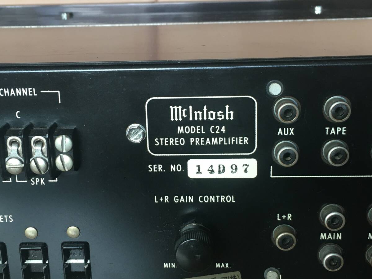 Mcintosh c24 solid state preamplifierの画像5