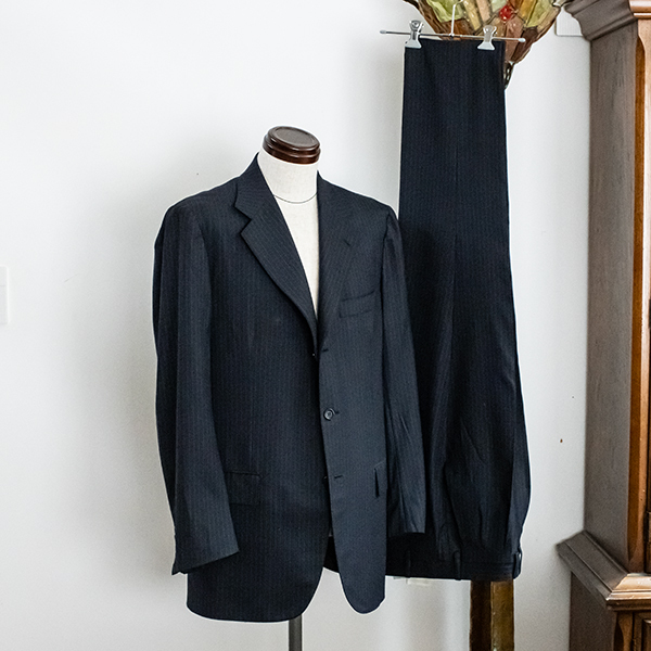 キートン　ウール合物　スーツ　サイズ50（ヨーロッパサイズ）ヨーロッパ・ビンテージ【f6】紺に青のストライプ　　　KITON_画像1