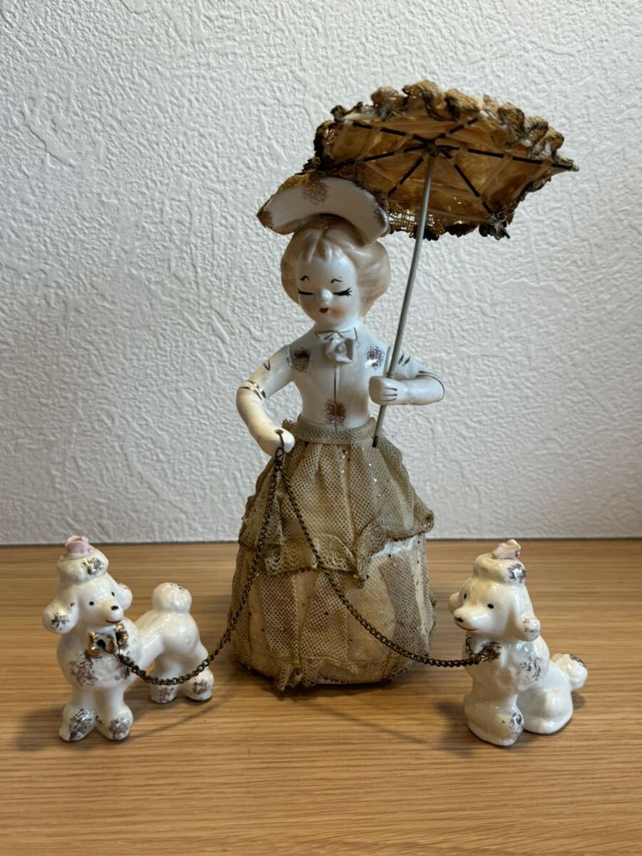 アンティーク 日本製 陶器 プードル 貴婦人 置物 人形 陶器人形 昭和 レトロ 犬 女の人 レディ ビンテージ 雑貨 _画像1