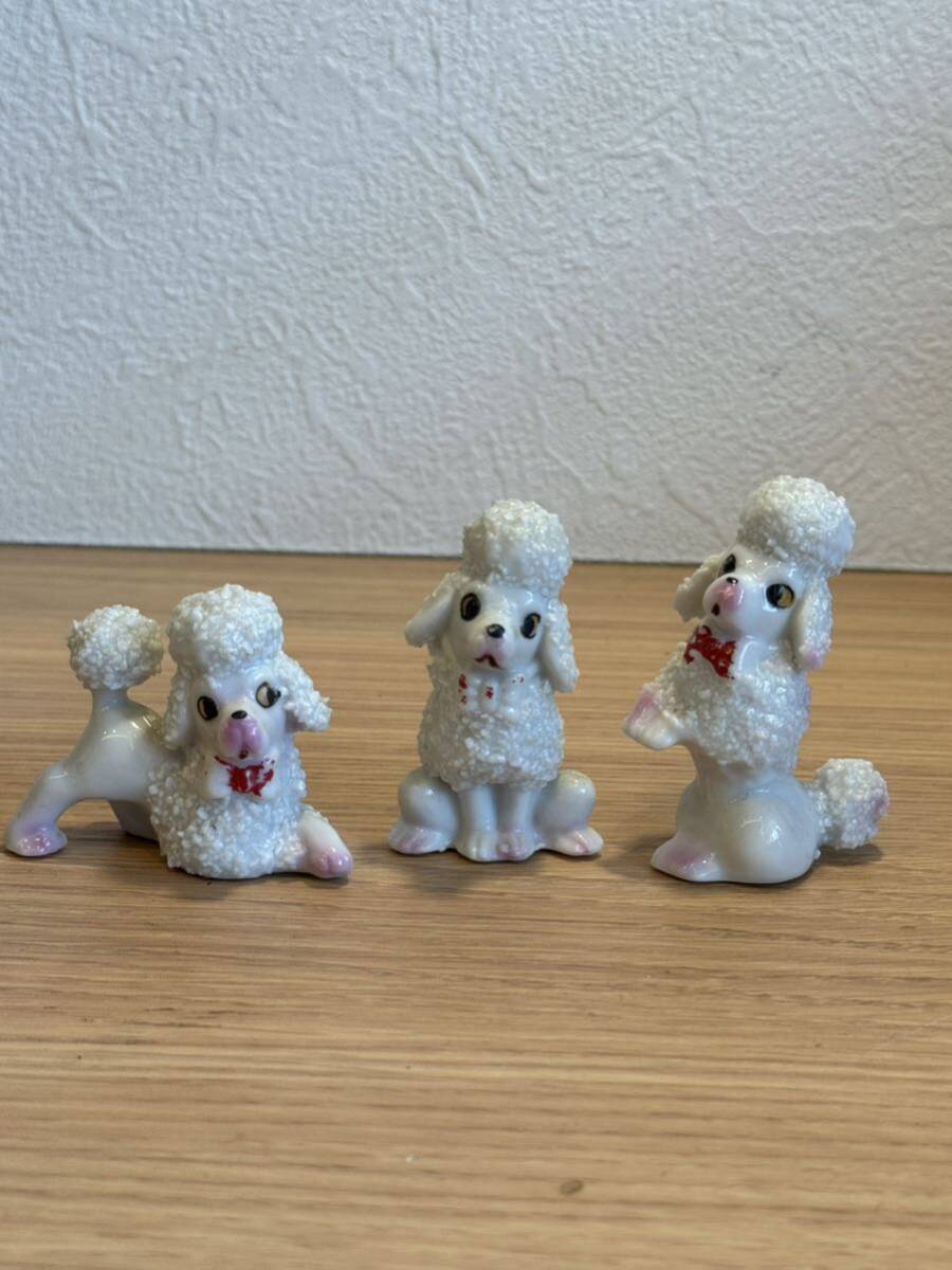 アンティーク プードル 子犬 3匹 陶器 置物 白 ホワイト 犬 アンティーク プードル 子犬 3匹 陶器 置物 白 ホワイト 犬