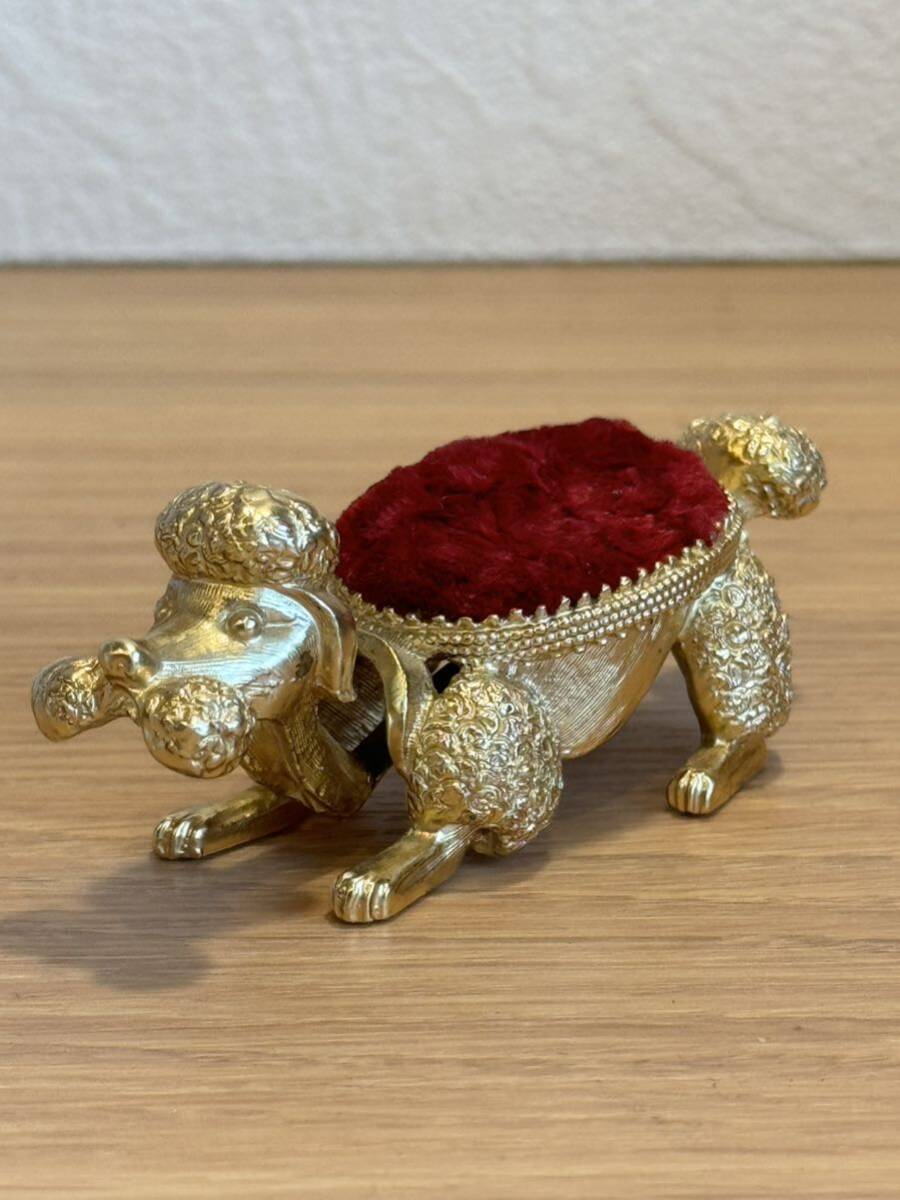 fro Len tsa poodle Gold sewing pincushion dog ornament objet d'art USA miscellaneous goods antique Vintage Showa Retro alloy 