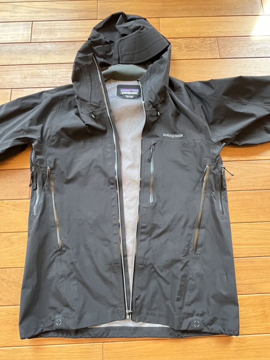 【美品】パタゴニア メンズ プルマ ジャケット サイズM ブラック　GORE-TEX PRO patagonia ゴアテックス 83755 FA17 PLUMA JACKET_画像3