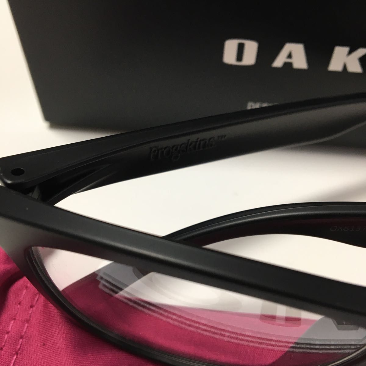 ゴルフ コンペ景品 OAKLEY フロッグスキン OX8137A-0354  オークリー Frogskins