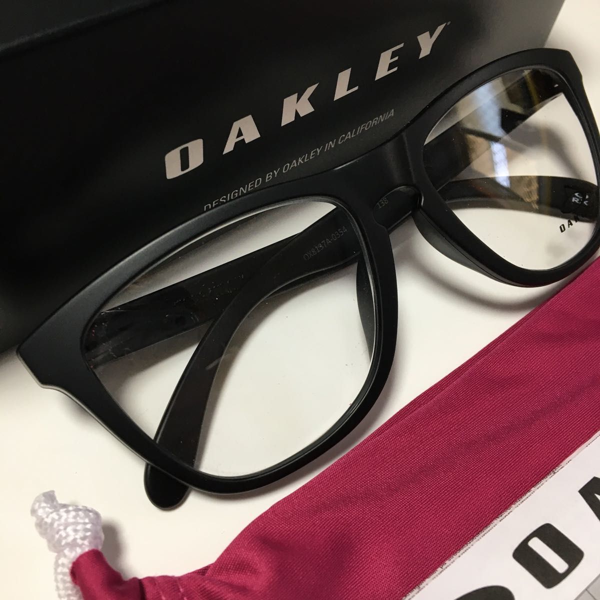 ゴルフ コンペ景品 OAKLEY フロッグスキン OX8137A-0354  オークリー Frogskins