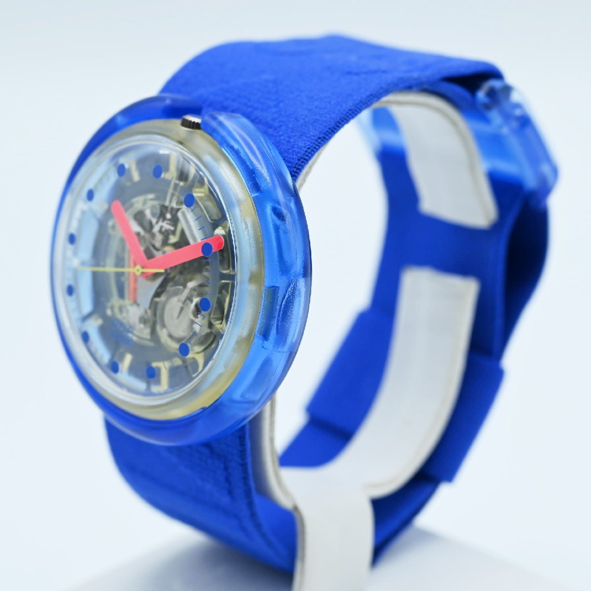 K04 Swatch スウォッチ スケルトン プラスチック/ゴムベルト メンズ クオーツ時計 ネイビー ジャンクの画像2