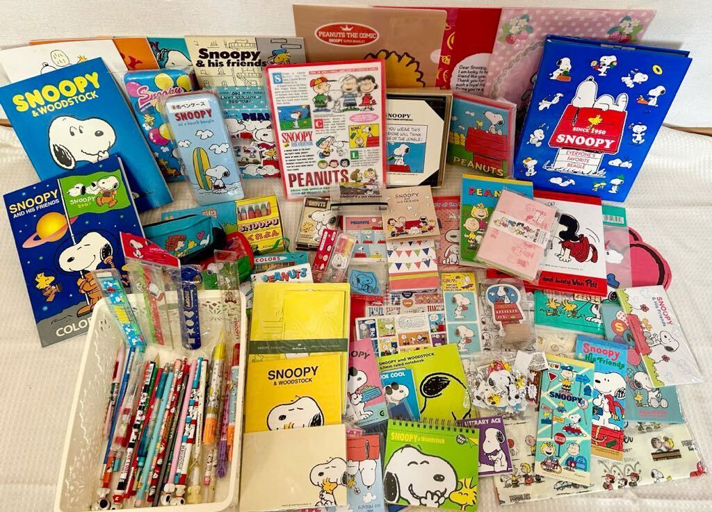  Snoopy Showa Retro stationery together set clear file seal can pen case unused goods equipped large amount ②