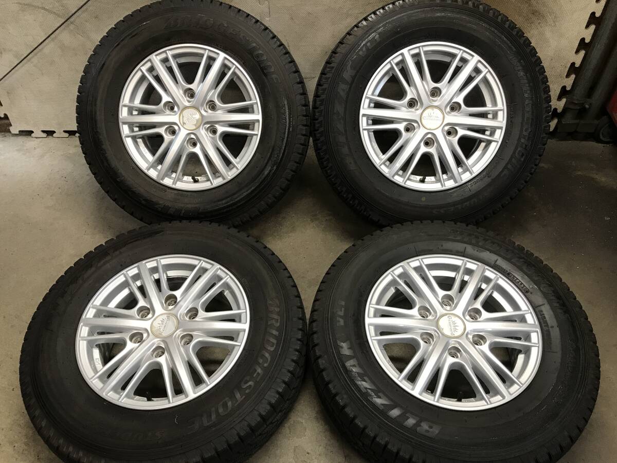 【NV350キャラバン】バリ山20年製195/80R15 LT BSスタッドレスタイヤ 15×6J+45 PCD139.7 6H アルミホイール ４本 E26/E25キャラバン_画像1