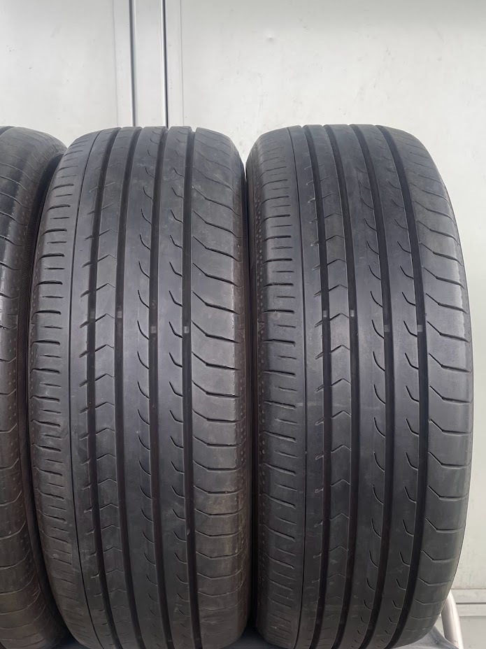 24041502　　中古タイヤ　☆YOKOHAMA　BLUEARTH-RV　RV03☆　195/60R16　89V　22年製　4本_画像3