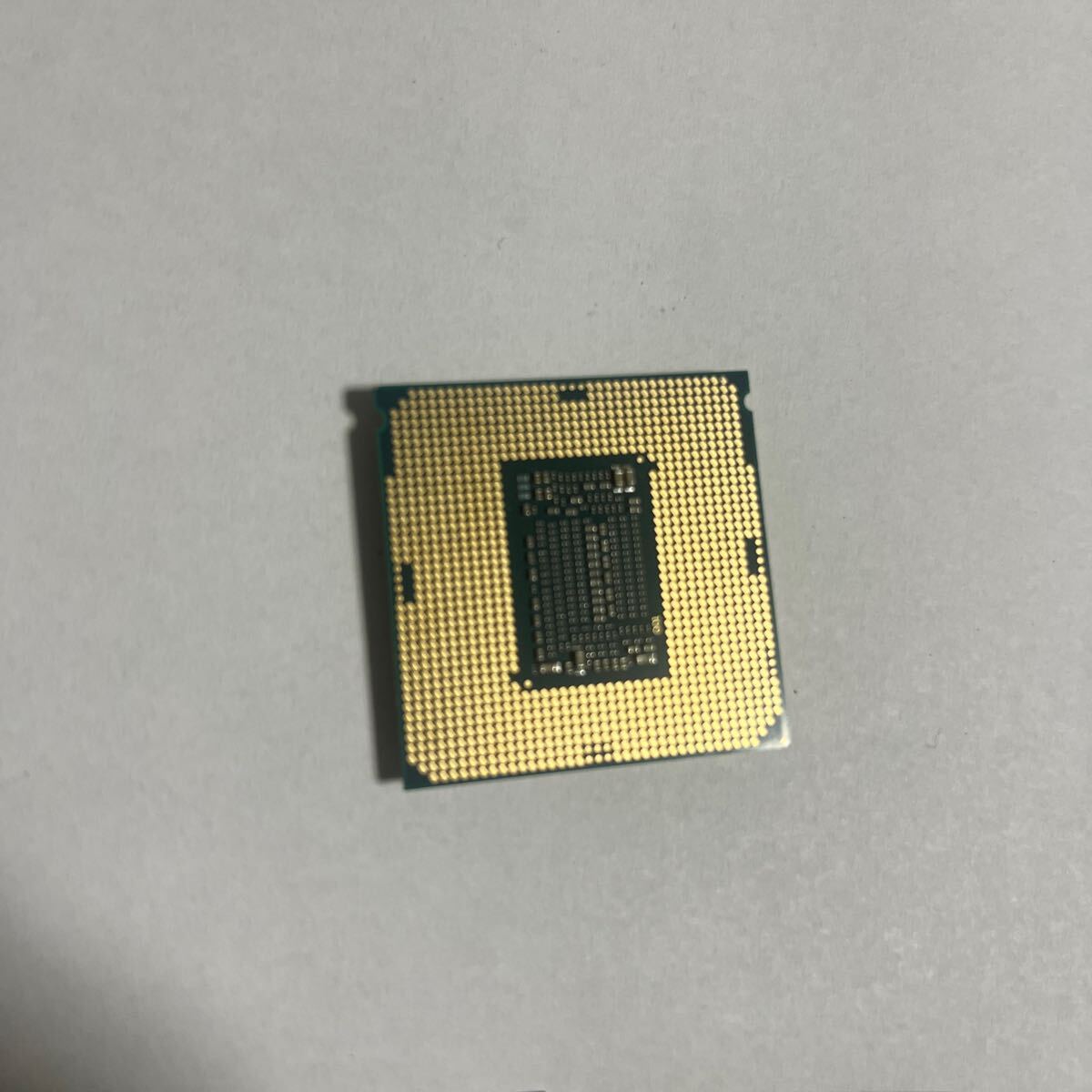 Intel XEON E-2224 SRFAV 3.40GHz _画像3