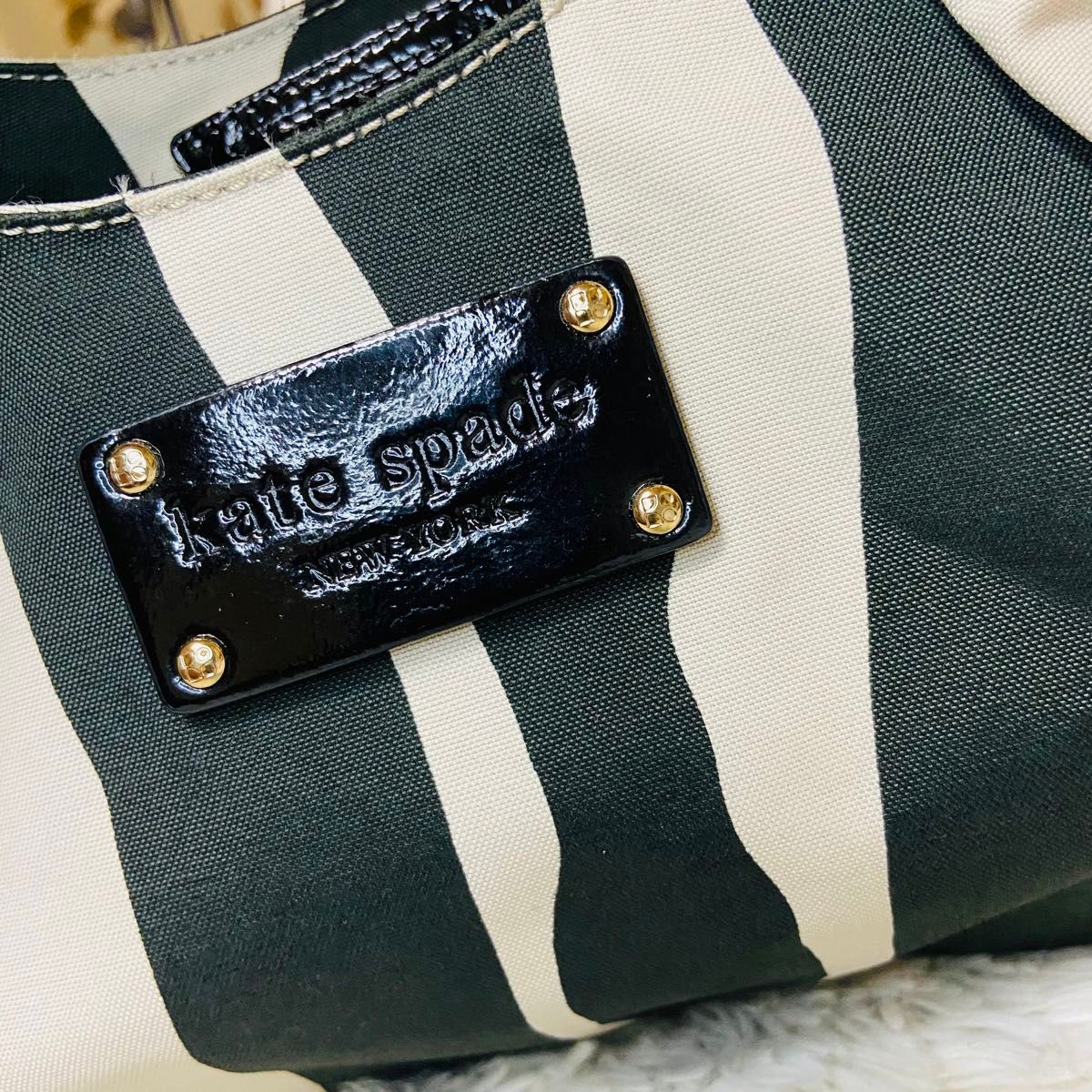 ゼブラ●KATE SPADE●ケイトスペード●ハンドバッグ●シマウマ●アニマル柄●レディース●トートバッグ●長財布入ります●