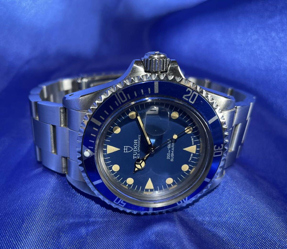 ◆TUDOR◆盾サブマリーナブルー◆ヴィンテージ カスタム◆オリジナル同様のスイス製2824-2◆ケース＆裏蓋79090刻印◆チュードル の画像4